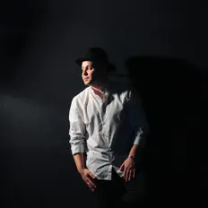 Poslechněte si interpreta Dima Gelimar, sledujte hudební videa, přečtěte si životopis, podívejte se na data turné a další informace.
