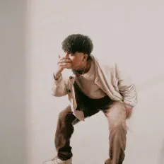 No Kidlly을(를) 듣고, 뮤직 비디오를 보고, 약력을 읽고, 투어 일정 등을 확인하세요!