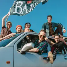 De Baron सुनें, म्यूज़िक वीडियो देखें, बायो पढ़ें, दौरे की तारीखें और बहुत कुछ देखें!