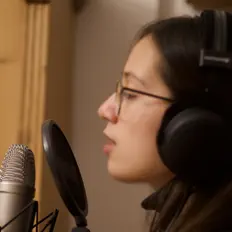 Dengarkan Sandcastles, tonton video musik, baca bio, lihat tanggal tur & lainnya!