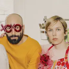 Escucha a Pomplamoose, mira videos musicales, lee su biografía, consulta las fechas de las gira y más.
