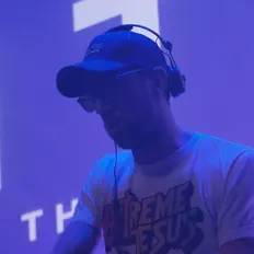 Escucha a NTDT, mira vídeos musicales, lee la biografía, consulta fechas de giras y mucho más.