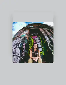 Hör dir Cassine an, schau dir Musikvideos an, lies die Biografie, finde Tourdaten und mehr!