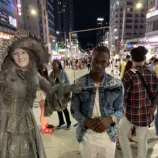 收听 Yung Kudi GMF、观看音乐视频、阅读小传、查看巡演日期等 ！