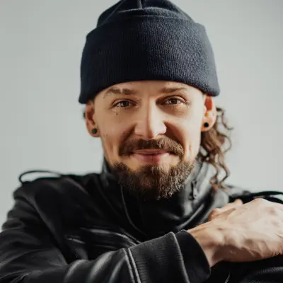 Listen to RICHLIN, watch music videos, read bio, see tour dates & more!