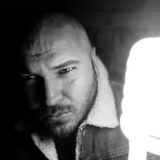Poslechněte si interpreta A War at Tarawa, sledujte hudební videa, přečtěte si životopis, podívejte se na data turné a další informace.