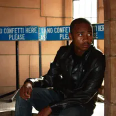 Poslechněte si interpreta Modibedi, sledujte hudební videa, přečtěte si životopis, podívejte se na data turné a další informace.