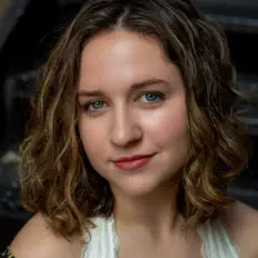 收听 Alana Leigh、观看音乐视频、阅读小传、查看巡演日期等 ！