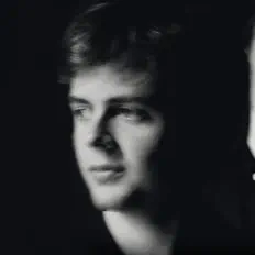 Adrien Boisseau: песни, клипы, биография, даты выступлений и многое другое.