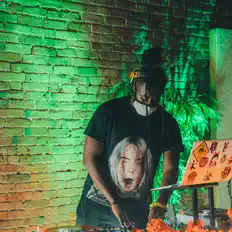 Listen to DJ Ananas, watch music videos, read bio, see tour dates & more!