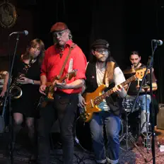 Listen to Fleurs Du Mal, watch music videos, read bio, see tour dates & more!