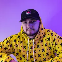 Écoutez undefined, regardez des vidéoclips, lisez la biographie, consultez les dates de tournée et plus encore !