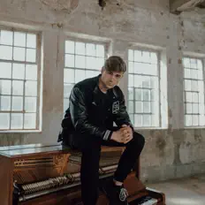 Listen to Moritz Garth, watch music videos, read bio, see tour dates & more!