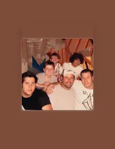 Brenden LePariを聴いたり、ミュージックビデオを鑑賞したり、経歴やツアー日程などを確認したりしましょう！