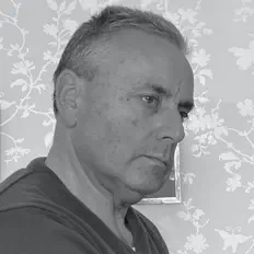 Escucha a Chris Rolinson, mira videos musicales, lee su biografía, consulta las fechas de las gira y más.