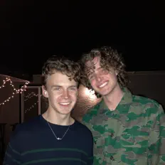 Ακούστε περιεχόμενο από Tombo and Rombo, παρακολουθήστε μουσικά βίντεο, διαβάστε το βιογραφικό, δείτε ημερομηνίες περιοδείας, και πολλά ακόμη!