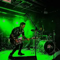 聆聽 The Cutthroat Brothers、觀看音樂影片、閱讀小傳、查看巡演日期等！