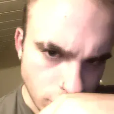 Okamiを聴いたり、ミュージックビデオを鑑賞したり、経歴やツアー日程などを確認したりしましょう！