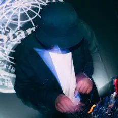 收听 -skollbeats-、观看音乐视频、阅读小传、查看巡演日期等 ！