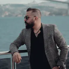 Ameer Horeny dinle, müzik videolarını izle, biyografisini oku, tur tarihlerini ve daha fazlasını gör!
