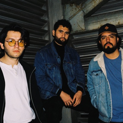 Listen to Pequeño Fénix, watch music videos, read bio, see tour dates & more!