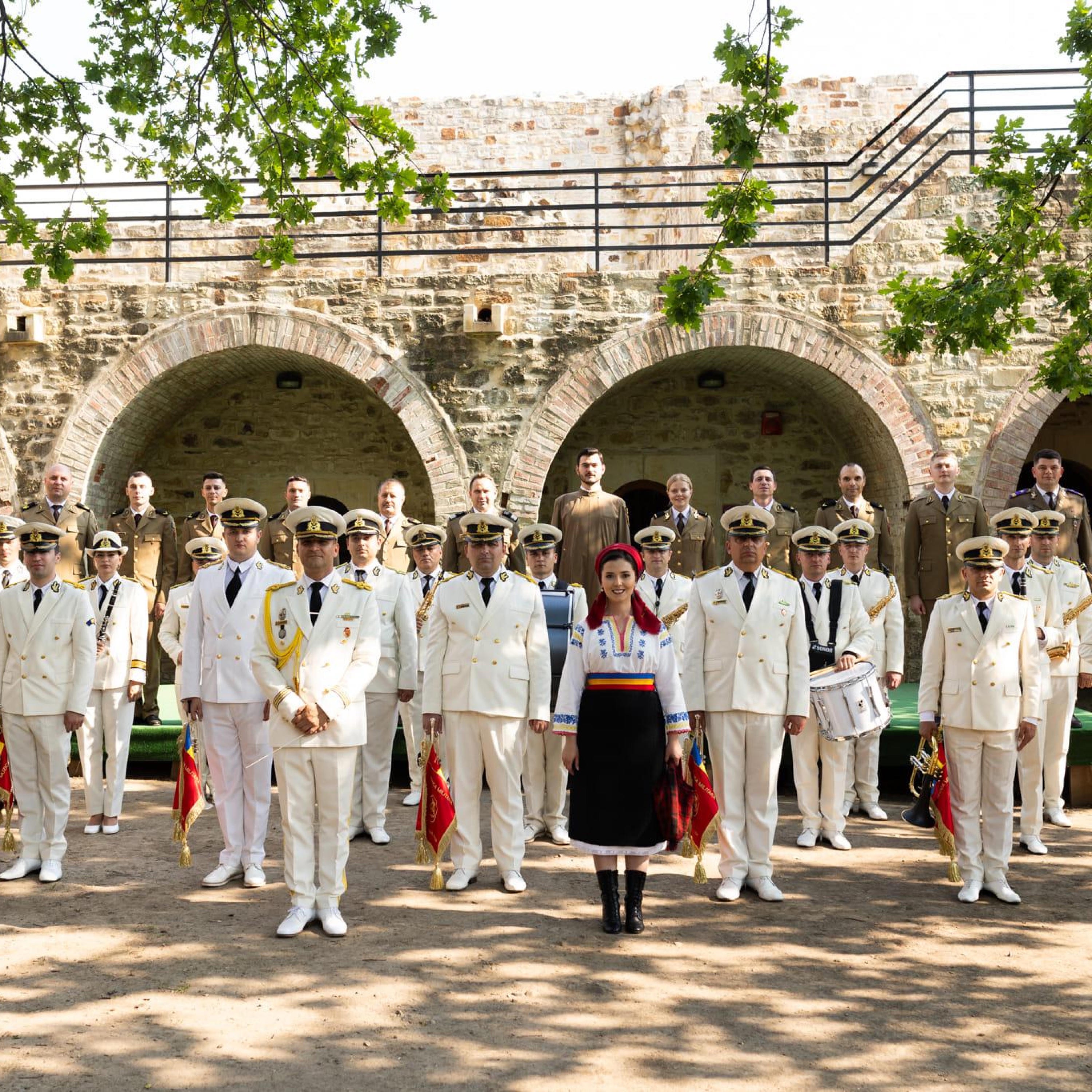 Iustina Irimia - Hai, române!