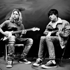 Escucha a Vinyl Green, mira videos musicales, lee su biografía, consulta las fechas de las gira y más.