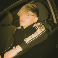 Ouve Yeinomercy, vê vídeos de música, lê a biografia, vê as datas da digressão e muito mais!