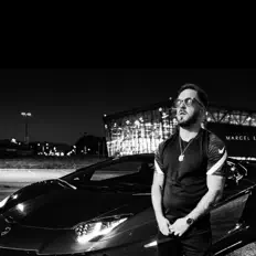 JCzzを聴いたり、ミュージックビデオを鑑賞したり、経歴やツアー日程などを確認したりしましょう！