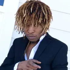 Amadisiq을(를) 듣고, 뮤직 비디오를 보고, 약력을 읽고, 투어 일정 등을 확인하세요!