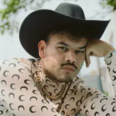 richiを聴いたり、ミュージックビデオを鑑賞したり、経歴やツアー日程などを確認したりしましょう！