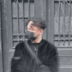 Poslechněte si interpreta avkrøz, sledujte hudební videa, přečtěte si životopis, podívejte se na data turné a další informace.