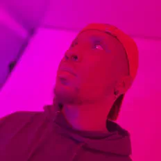 Ascolta Khalee Ali, guarda video musicali, leggi la biografia, vedi le date del tour & altro!