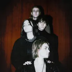 Волки Доминаторыを聴いたり、ミュージックビデオを鑑賞したり、経歴やツアー日程などを確認したりしましょう！