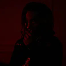 Posłuchaj wykonawcy Benzay, obejrzyj teledyski, przeczytaj biografię, zobacz daty tras koncertowych i nie tylko!