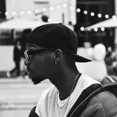 Posłuchaj wykonawcy Urek, obejrzyj teledyski, przeczytaj biografię, zobacz daty tras koncertowych i nie tylko!