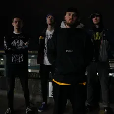 Parla dinle, müzik videolarını izle, biyografisini oku, tur tarihlerini ve daha fazlasını gör!