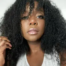 Autumn Blu सुनें, म्यूज़िक वीडियो देखें, बायो पढ़ें, दौरे की तारीखें और बहुत कुछ देखें!