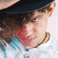 收听 William Frasca、观看音乐视频、阅读小传、查看巡演日期等 ！