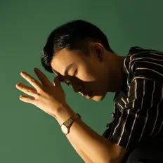 Listen to Ayuan Lo, watch music videos, read bio, see tour dates & more!