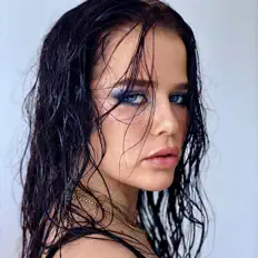 Écoutez Belle Ford, regardez des vidéoclips, lisez la biographie, consultez les dates de tournée et plus encore !