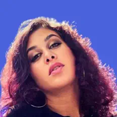 Posłuchaj wykonawcy Corina Seas, obejrzyj teledyski, przeczytaj biografię, zobacz daty tras koncertowych i nie tylko!