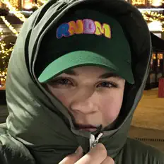 nelaginを聴いたり、ミュージックビデオを鑑賞したり、経歴やツアー日程などを確認したりしましょう！