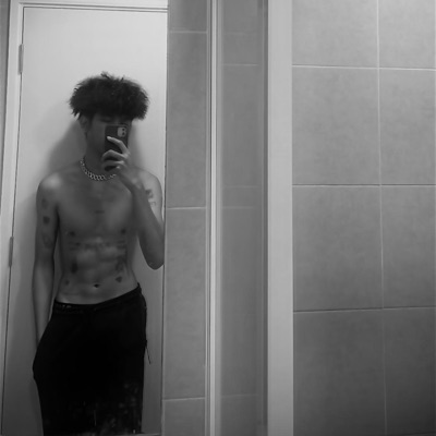 ส่งเพลงนี้ให้เธอ - Single