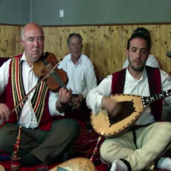 Ran n'Mirdite 3 kapetana (feat. Sinan Gashi)