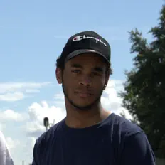 Ouve Kyle Robinson, vê vídeos de música, lê a biografia, vê as datas da digressão e muito mais!