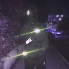 Smellex सुनें, म्यूज़िक वीडियो देखें, बायो पढ़ें, दौरे की तारीखें और बहुत कुछ देखें!