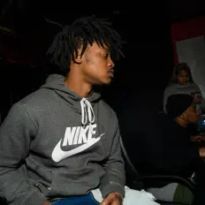 聆聽 Macc Glizzy、觀看音樂影片、閱讀小傳、查看巡演日期等！