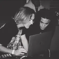 Ακούστε περιεχόμενο από noceur, παρακολουθήστε μουσικά βίντεο, διαβάστε το βιογραφικό, δείτε ημερομηνίες περιοδείας, και πολλά ακόμη!