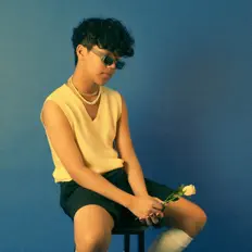 聆聽 BAIMAI 13、觀看音樂影片、閱讀小傳、查看巡演日期等！